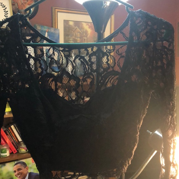 Lace Crop top - Picture 3 of 3